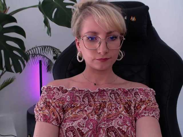 CinderellaMoon webcam bongacams model stream image