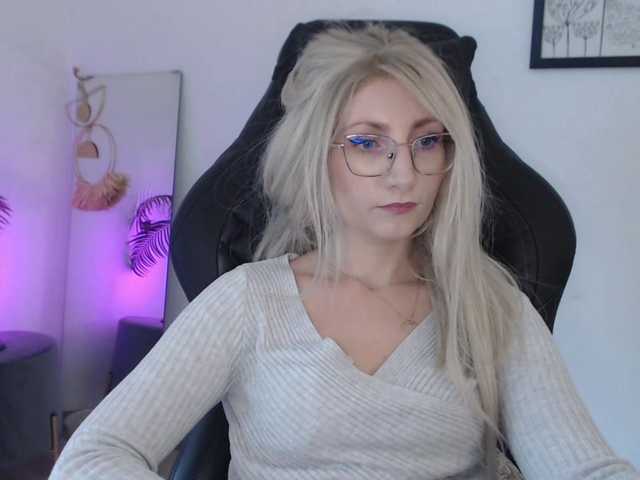 CinderellaMoon live cam on BongaCams
