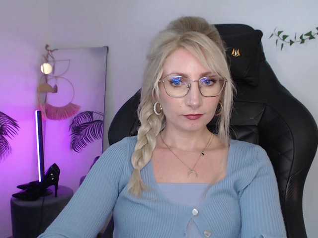 CinderellaMoon live cam on BongaCams
