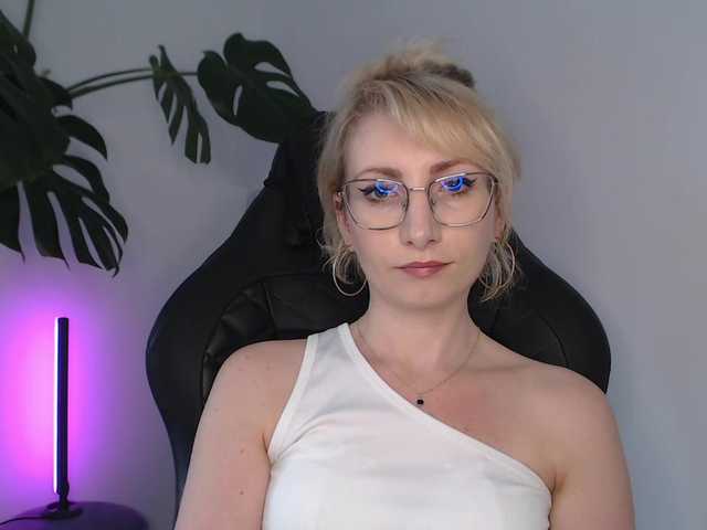 CinderellaMoon live cam on BongaCams