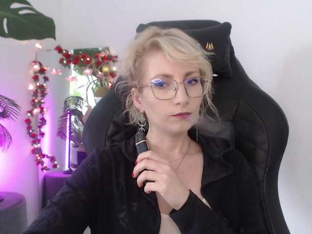 CinderellaMoon live cam on BongaCams
