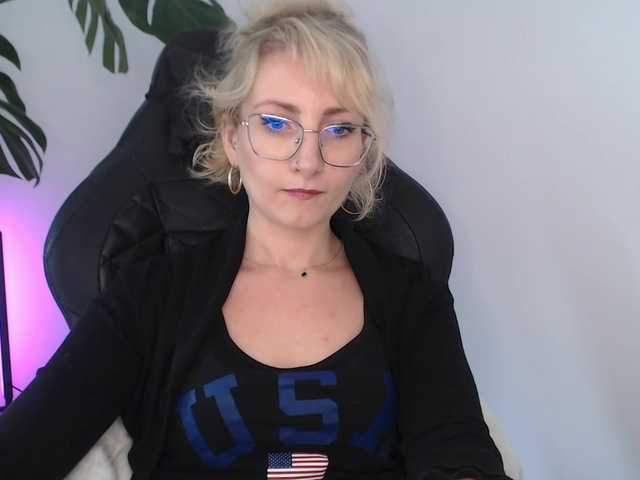CinderellaMoon live cam on BongaCams