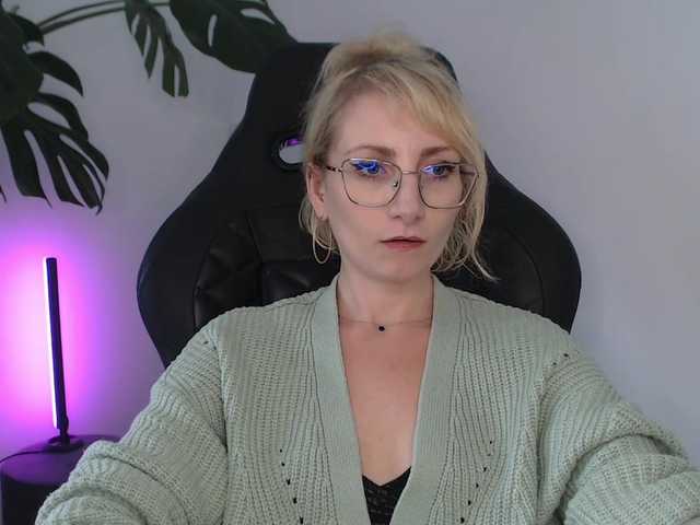 CinderellaMoon live cam on BongaCams