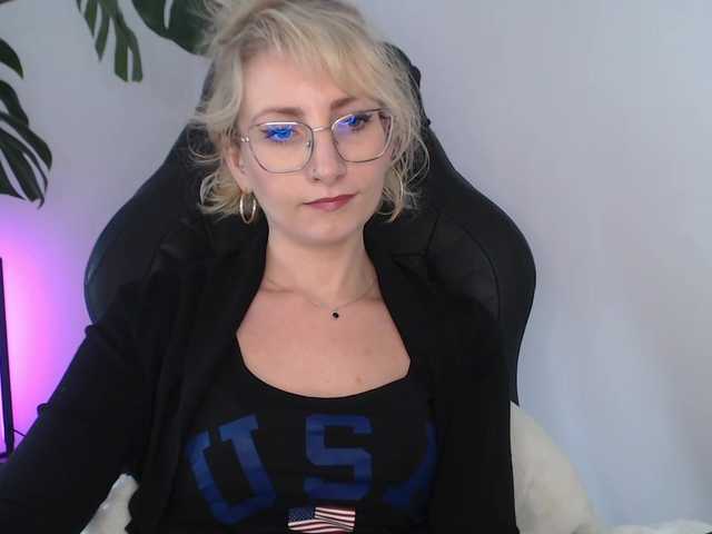 CinderellaMoon live cam on BongaCams
