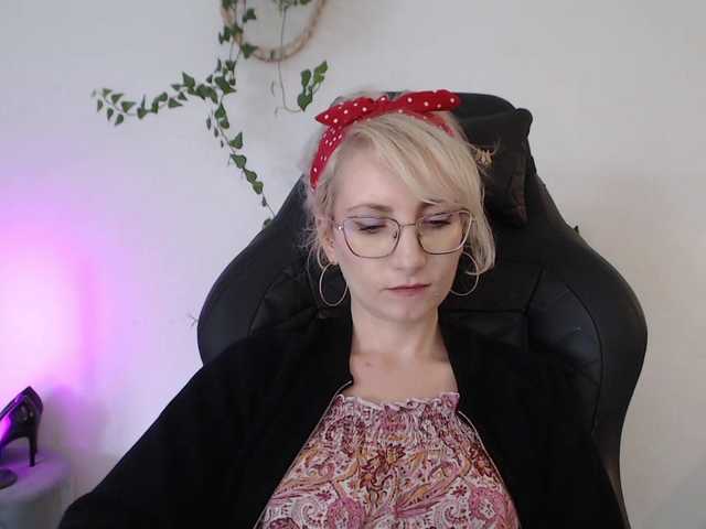 CinderellaMoon live cam on BongaCams
