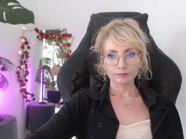 CinderellaMoon live cam on BongaCams
