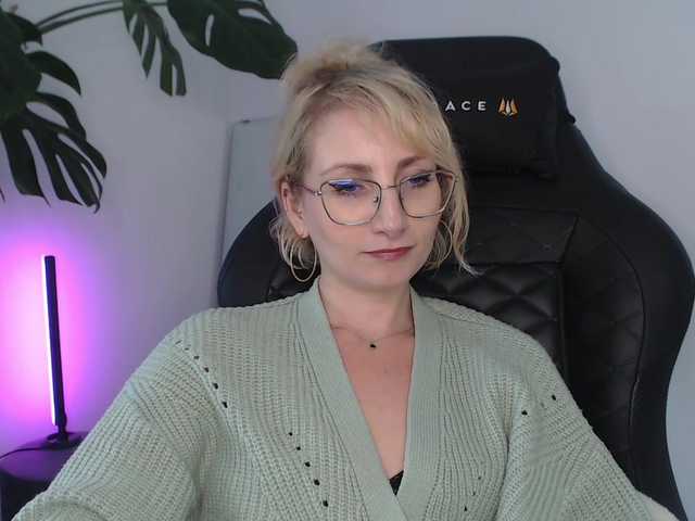 CinderellaMoon live cam on BongaCams