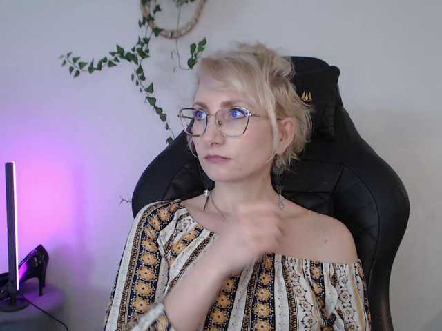 CinderellaMoon live cam on BongaCams
