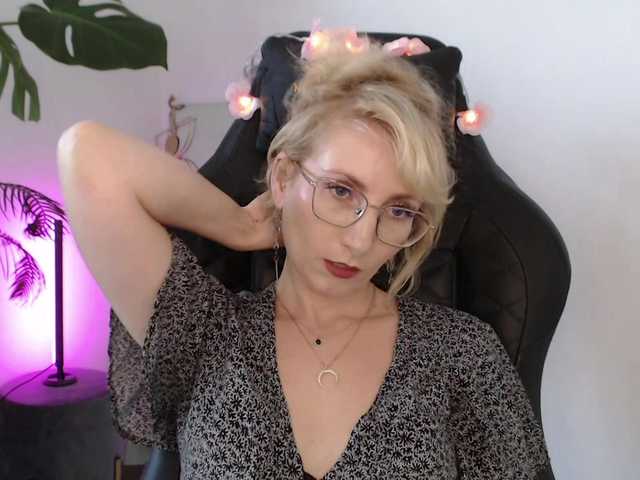 CinderellaMoon live webcam show