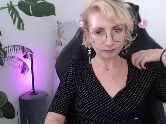 CinderellaMoon live webcam show