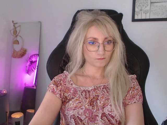 CinderellaMoon live cam on BongaCams