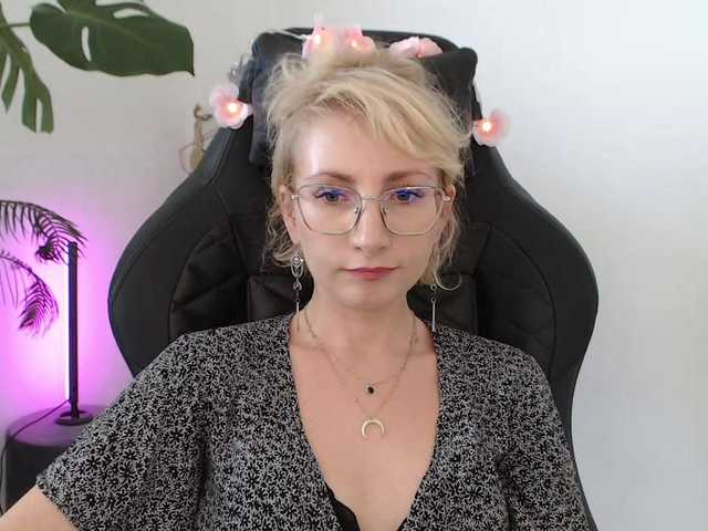 CinderellaMoon live cam on BongaCams