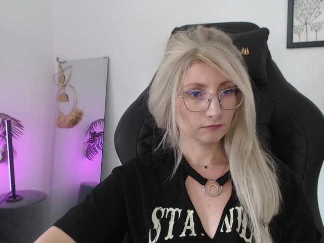 CinderellaMoon live cam on BongaCams
