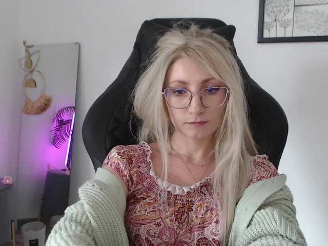 CinderellaMoon live cam on BongaCams