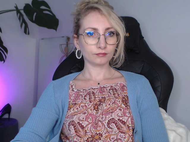 CinderellaMoon live cam on BongaCams