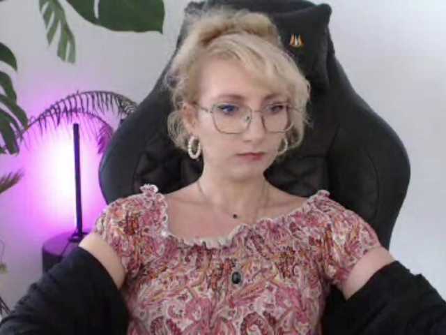 CinderellaMoon live cam on BongaCams