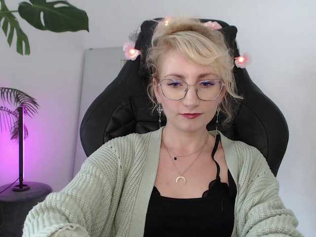 CinderellaMoon live webcam show