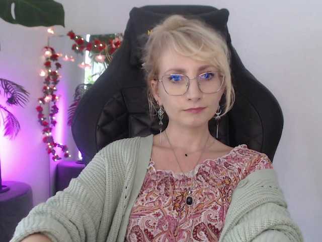 CinderellaMoon live cam on BongaCams