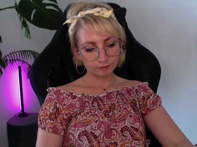 CinderellaMoon live cam on BongaCams