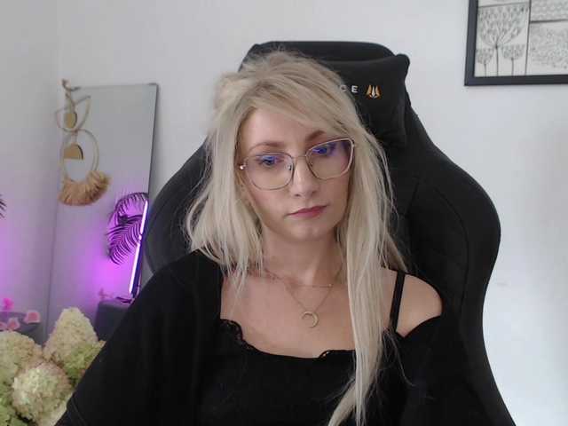 CinderellaMoon live cam on BongaCams