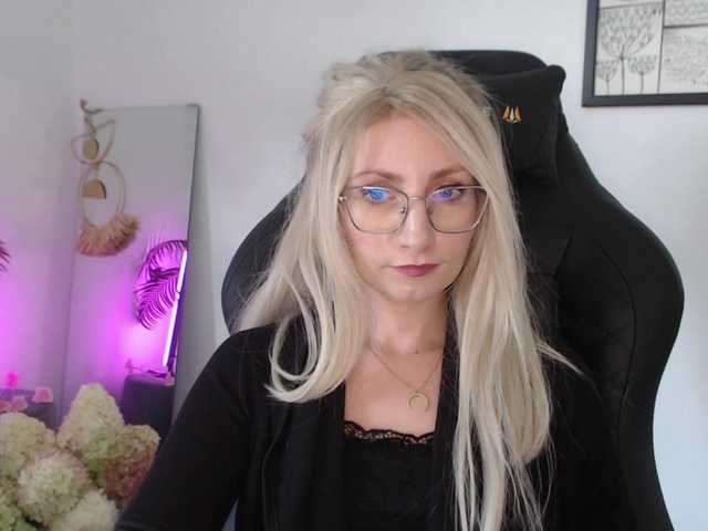 CinderellaMoon live cam on BongaCams