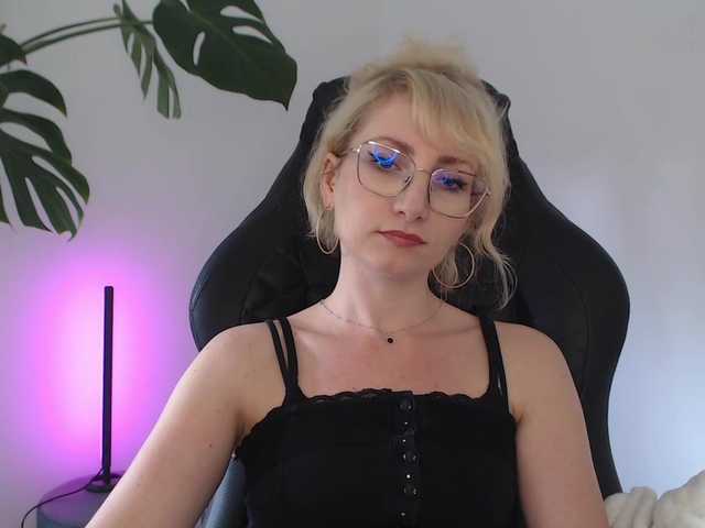 CinderellaMoon live cam on BongaCams