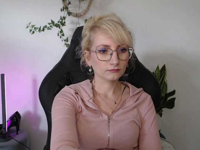 CinderellaMoon live cam on BongaCams