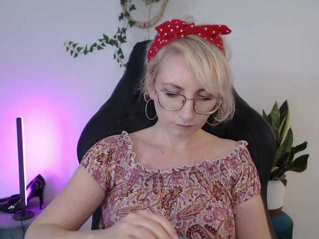 CinderellaMoon live cam on BongaCams