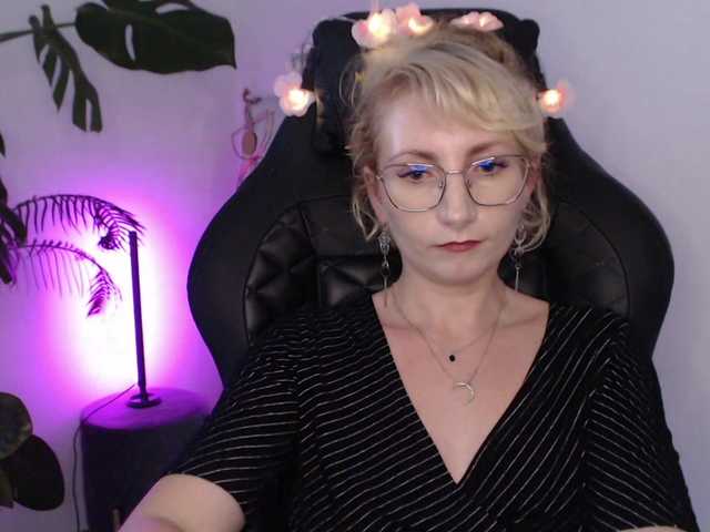 CinderellaMoon live cam on BongaCams