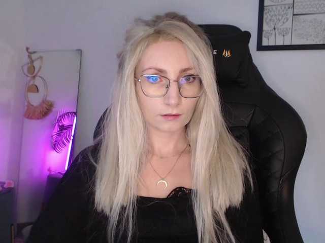 CinderellaMoon live cam on BongaCams