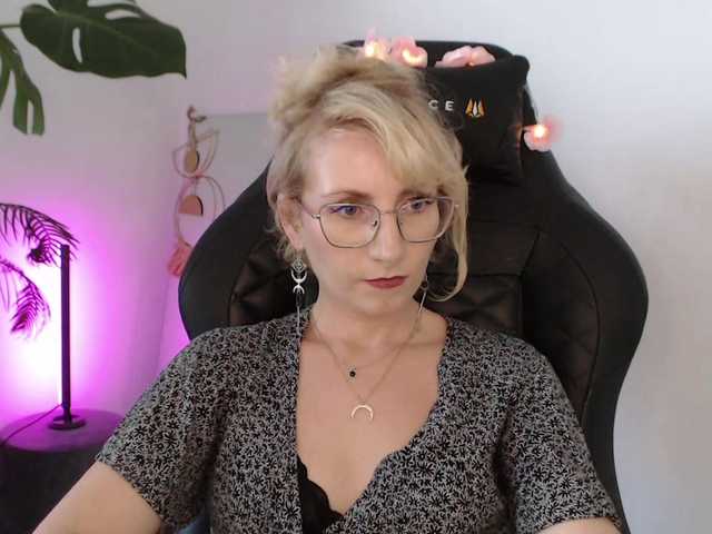 CinderellaMoon live webcam show
