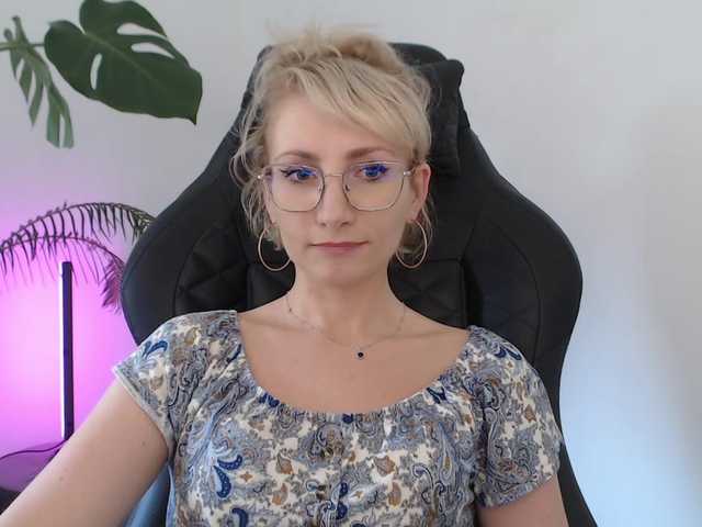 CinderellaMoon live cam on BongaCams