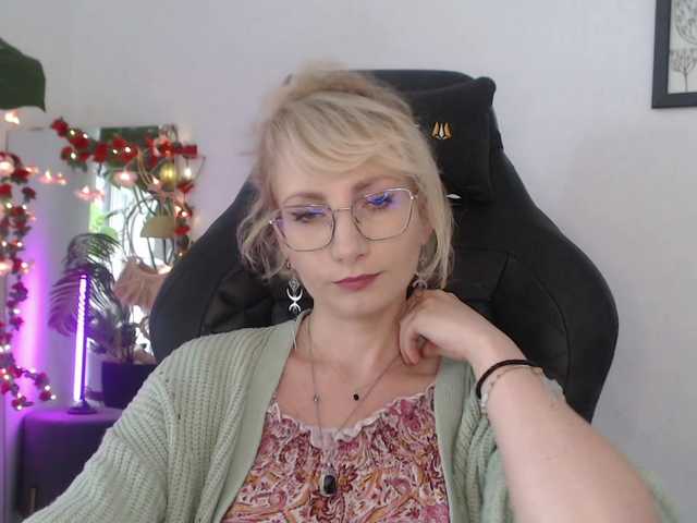 CinderellaMoon live cam on BongaCams