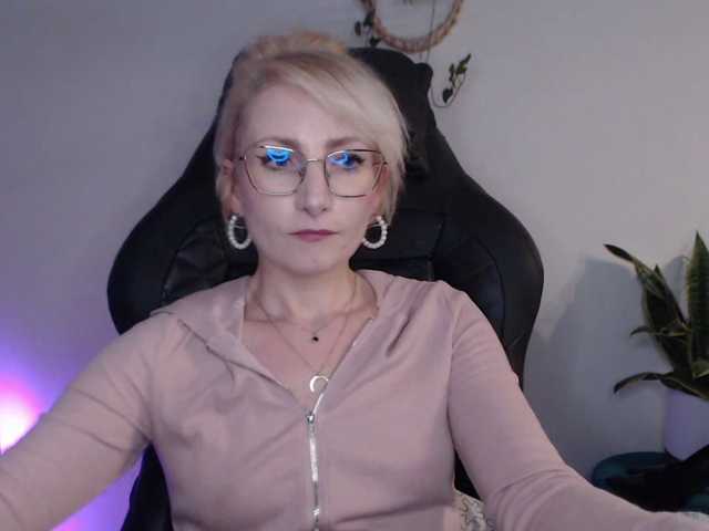 CinderellaMoon live cam preview