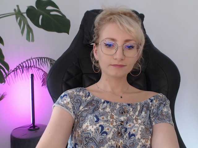 CinderellaMoon live cam on BongaCams