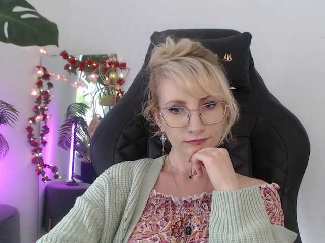CinderellaMoon live cam on BongaCams
