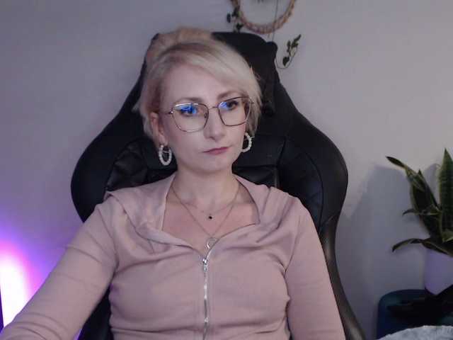 CinderellaMoon live cam on BongaCams