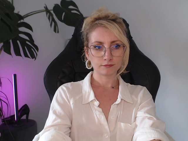 CinderellaMoon live cam on BongaCams