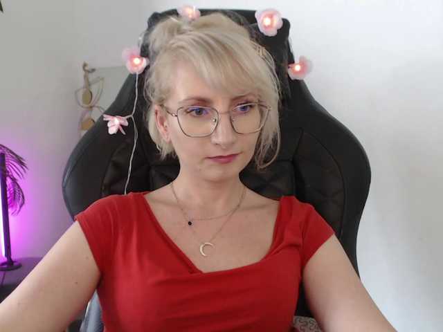 CinderellaMoon live cam on BongaCams