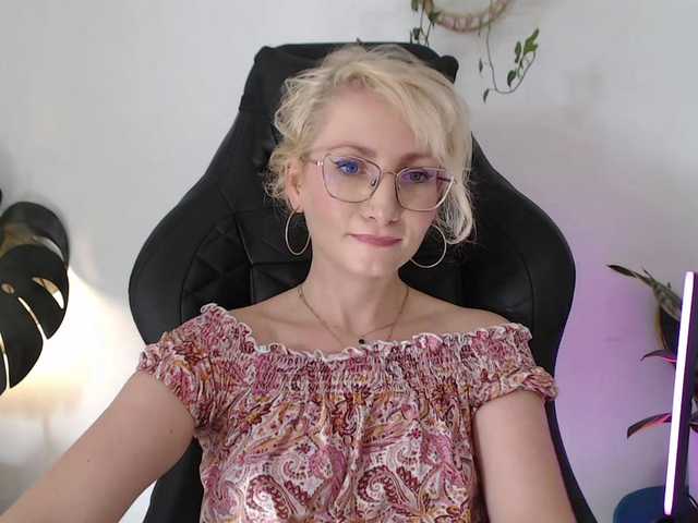 CinderellaMoon live cam on BongaCams