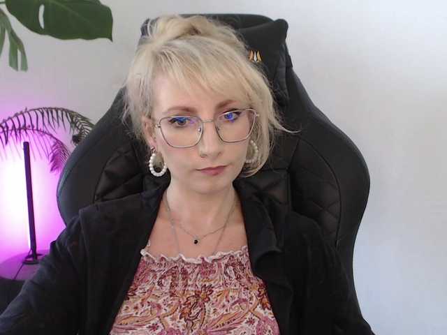 CinderellaMoon live cam on BongaCams