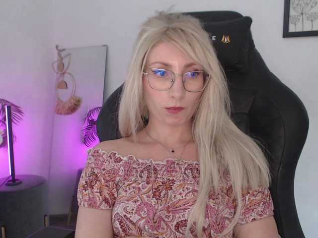 CinderellaMoon live cam on BongaCams