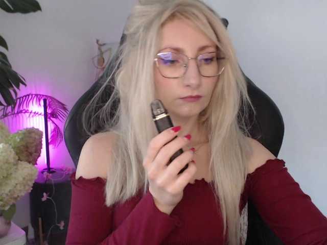 CinderellaMoon live cam on BongaCams