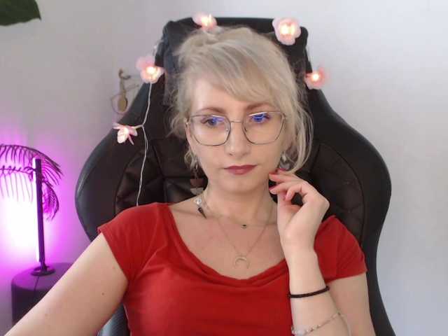 CinderellaMoon live cam on BongaCams