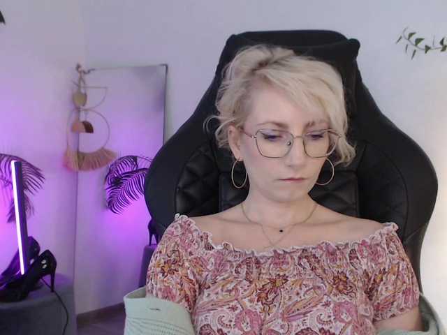 CinderellaMoon live cam on BongaCams