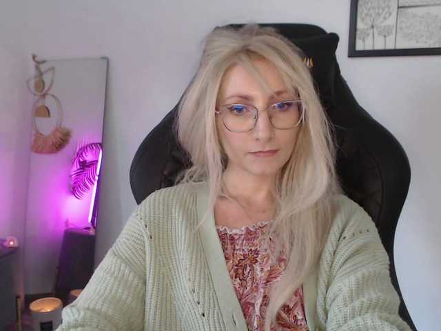 CinderellaMoon live cam on BongaCams