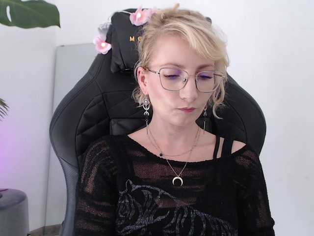 CinderellaMoon live webcam show