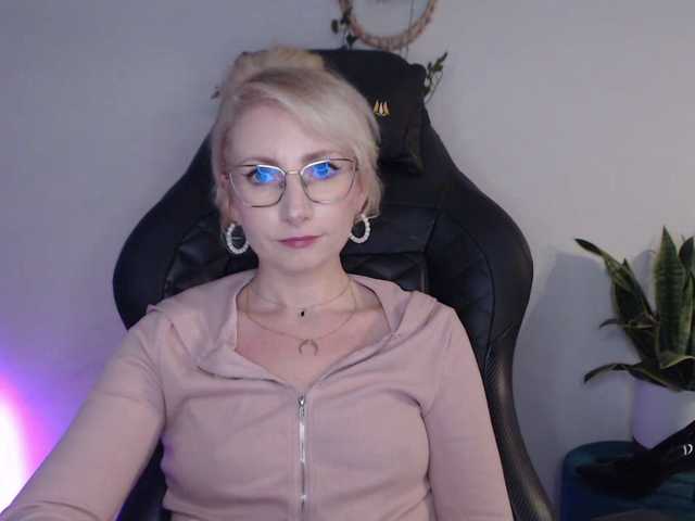 CinderellaMoon live cam on BongaCams