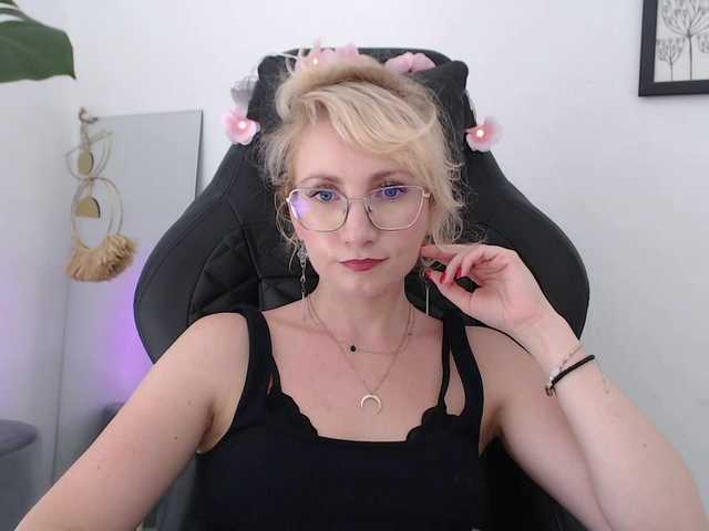 CinderellaMoon live webcam show