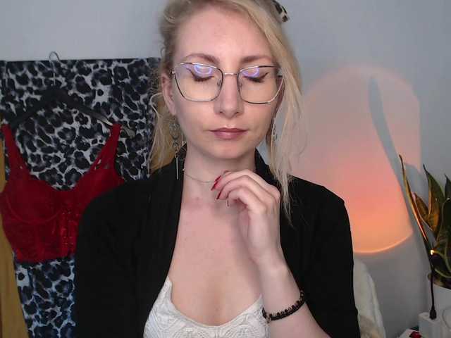 CinderellaMoon webcam